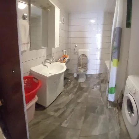 Naomi Apartment *