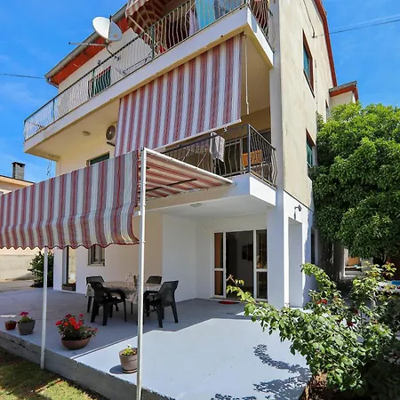 Naomi Apartment