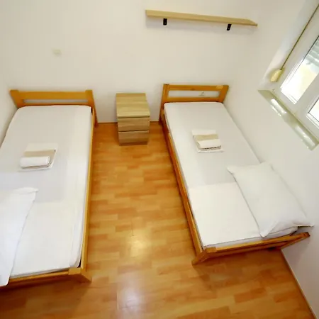 Apartman Naomi