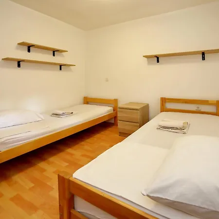 Apartman Naomi *